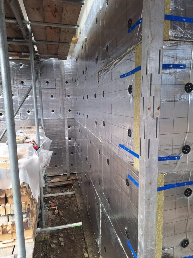 🔨 Nieuw project gestart!

Wij zijn gestart met het project Werkmansbeemd 51 appartementen in Oosterhout.

In opdracht van Blokland Bouwpartners verzorgen wij hier zowel het metselwerk als het isolatiewerk 

Trots op deze mooie samenwerking en op naar een succesvol project! 💪
