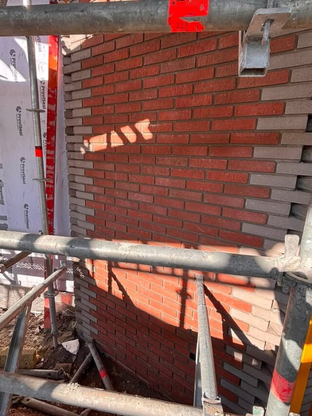 🏗️ Start project Fabriekskwartier – Tilburg 🧱

We zijn met trots gestart aan het mooie project Fabriekskwartier in Tilburg.

Een uitdagend en complex project, maar juist daar laten onze vakmannen zien waar écht vakmanschap het verschil maakt. Met precisie, ervaring en teamwork gaan we ook dit project tot een succesvol eindresultaat brengen.

In opdracht van Heerkens van Bavel verzorgen wij het:
✔️ Metselwerk
✔️ Stelwerk

Op naar een mooi eindresultaat! 💪

#MetselProjectTilburg #Fabriekskwartier #Tilburg #Metselwerk #Stelwerk #Vakmanschap #HeerkensVanBavel #Bouw #TrotsOpOnsTeam